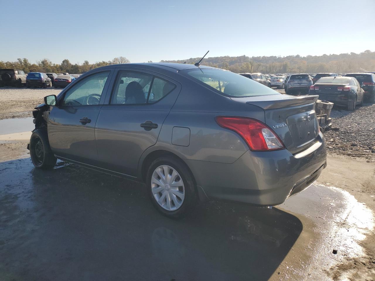 NISSAN VERSA S