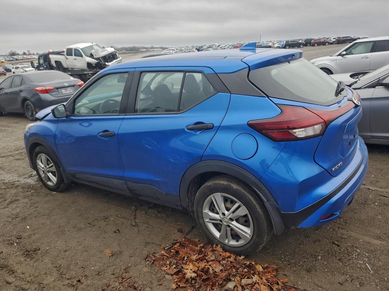 NISSAN KICKS S
