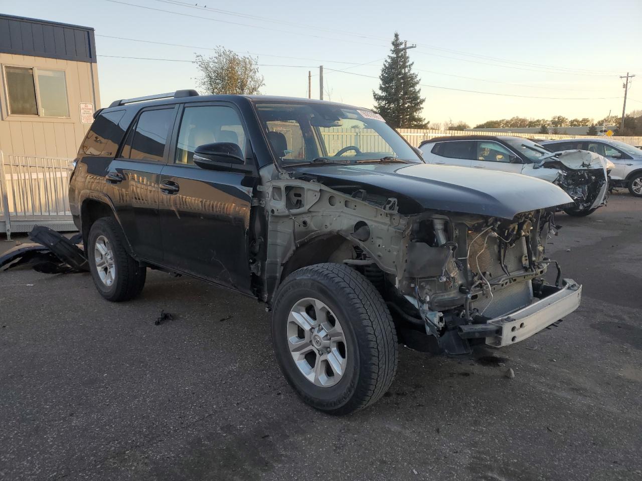 TOYOTA 4RUNNER SR5/SR5 PREMIUM