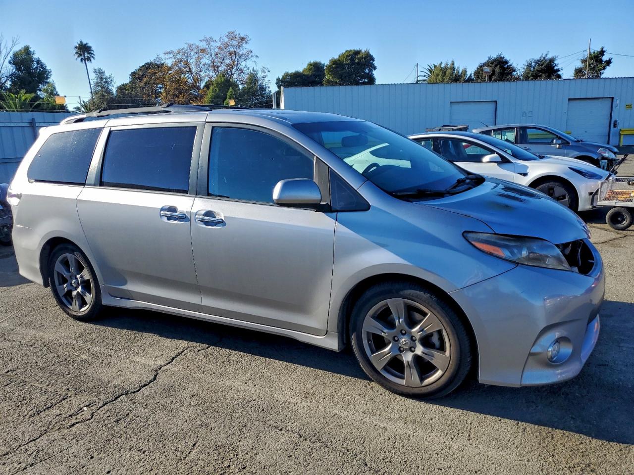 TOYOTA SIENNA SE