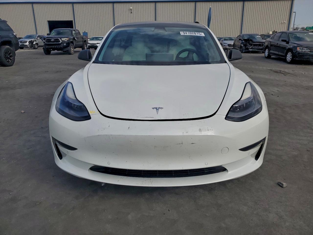 TESLA MODEL 3