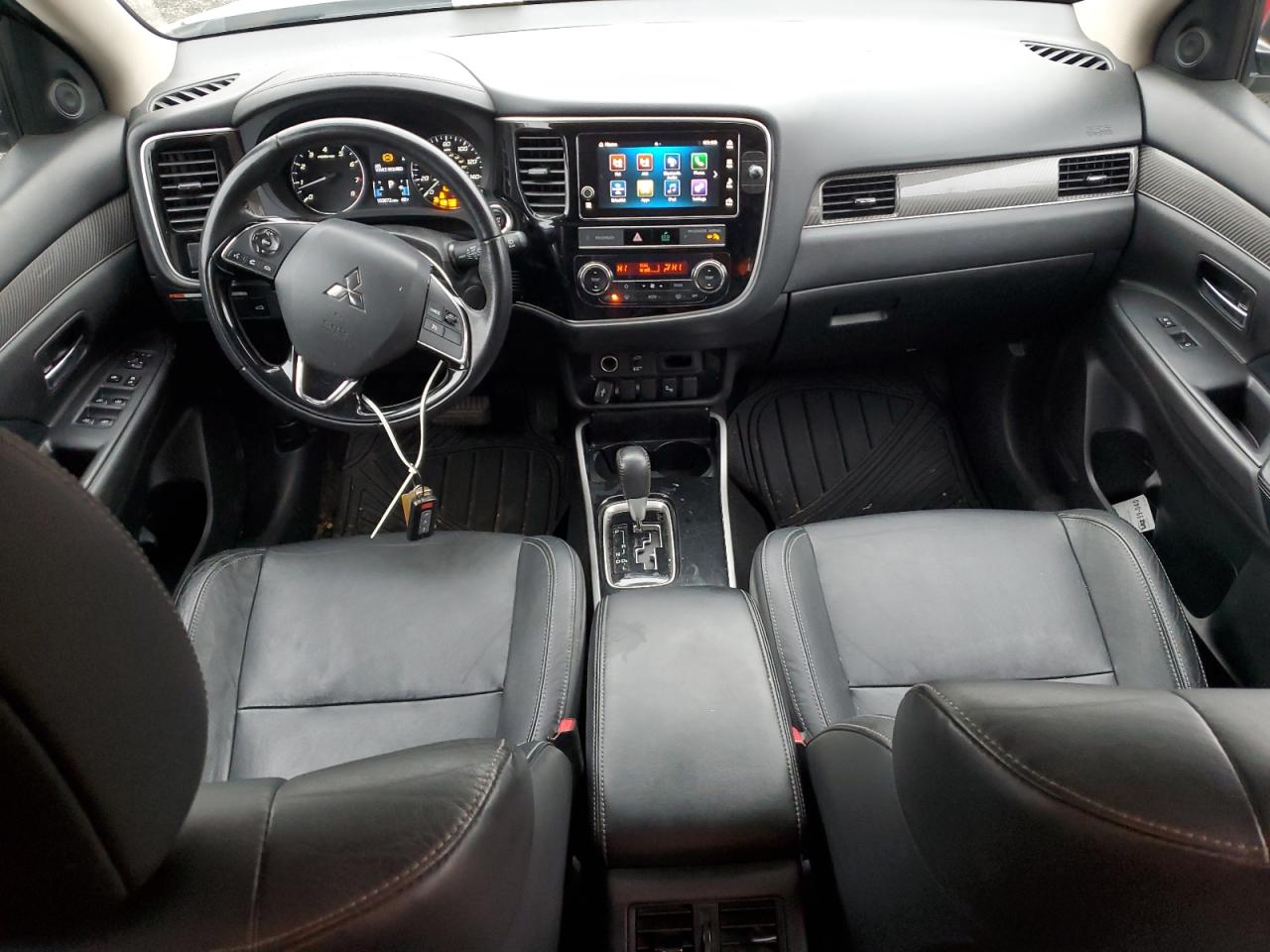 MITSUBISHI OUTLANDER SE