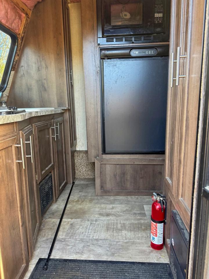 Lot #3296250430 2018 ESCAPE BY KZ HATCH SERI