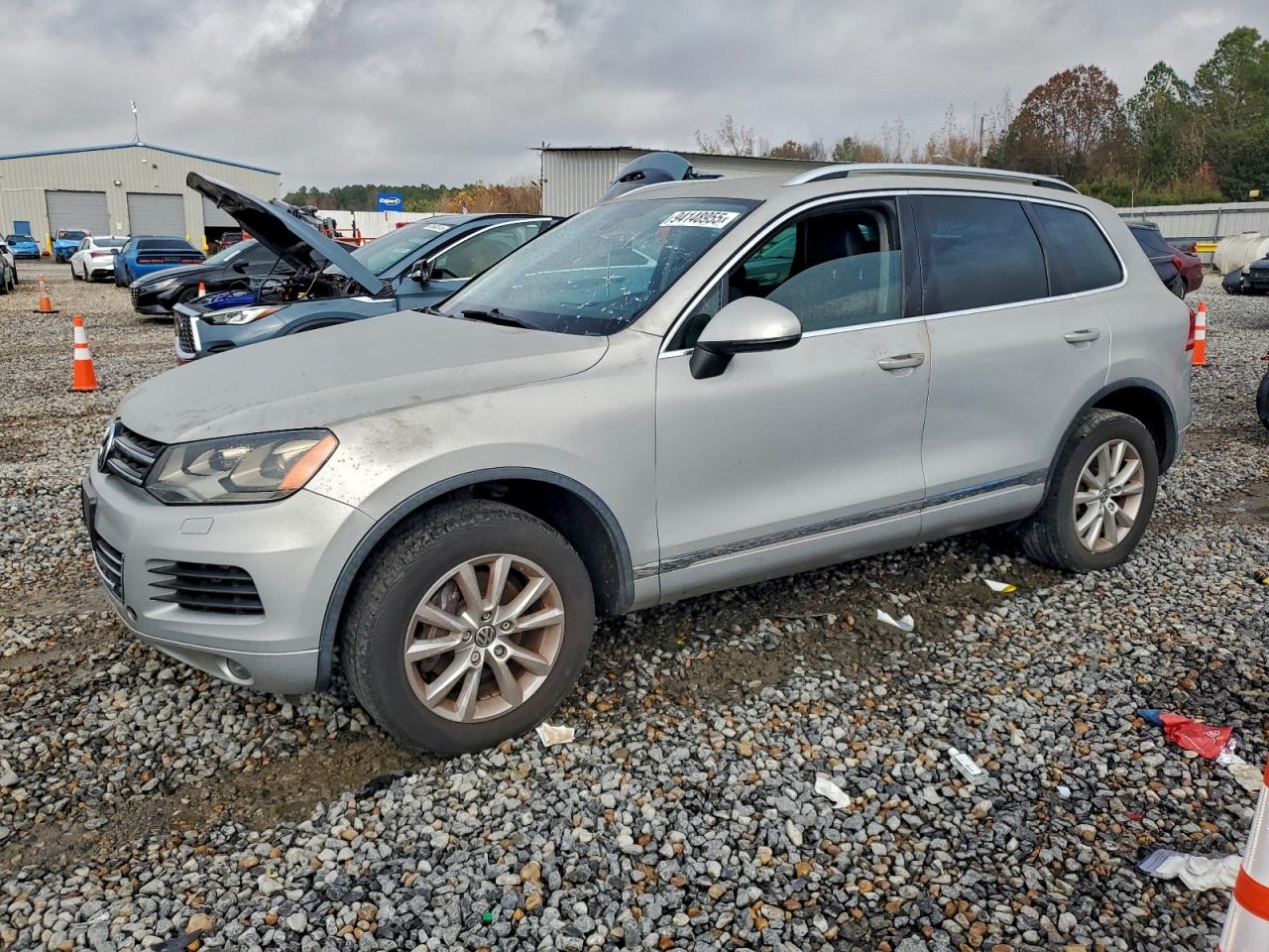 Lot #3301601637 2013 VOLKSWAGEN TOUAREG V6