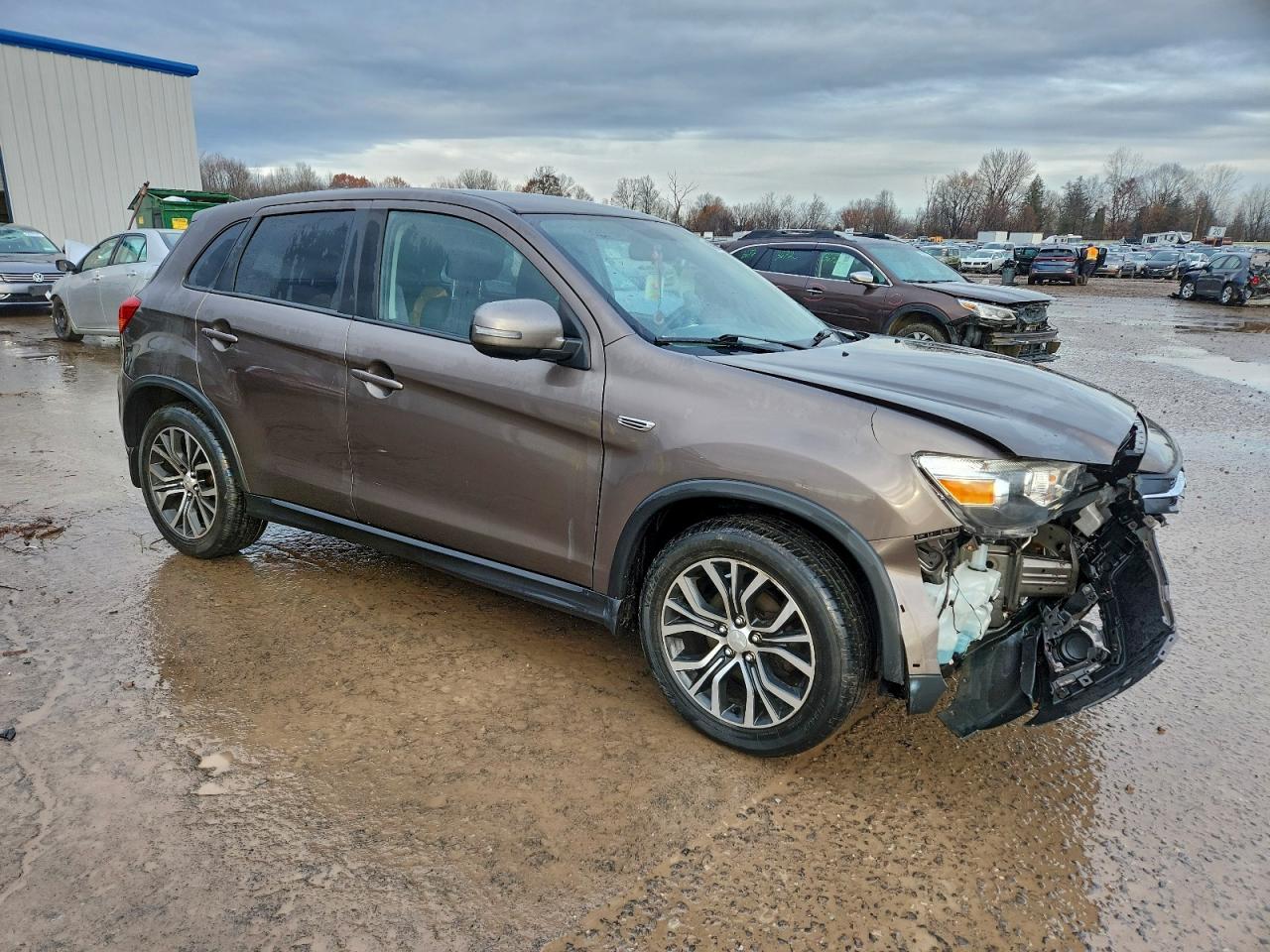 MITSUBISHI OUTLANDER ES