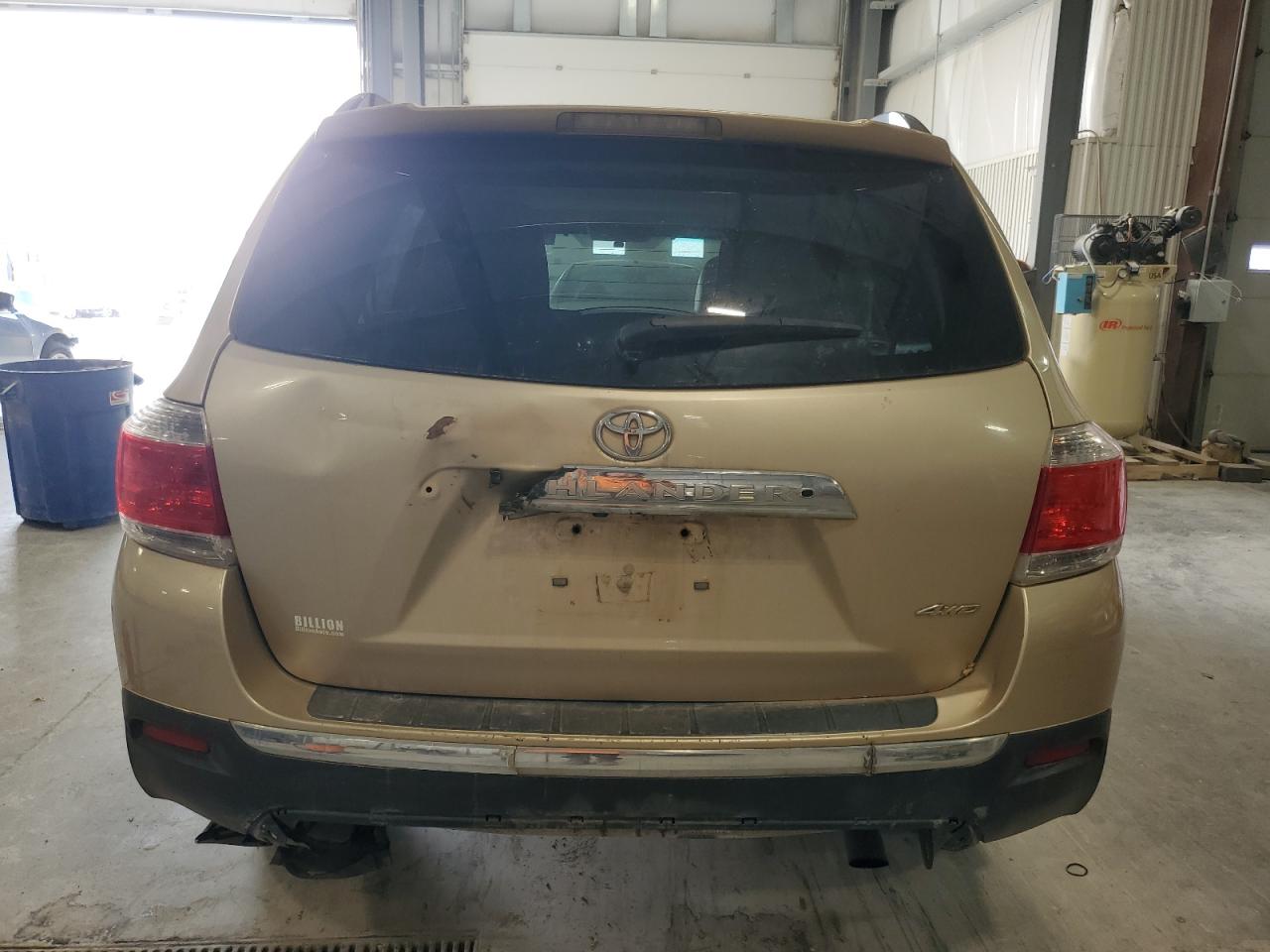 TOYOTA HIGHLANDER LIMITED