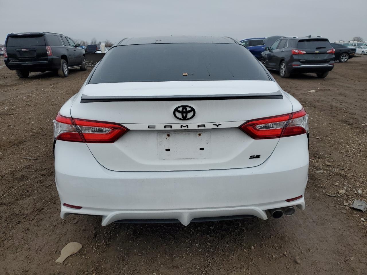 TOYOTA CAMRY SE