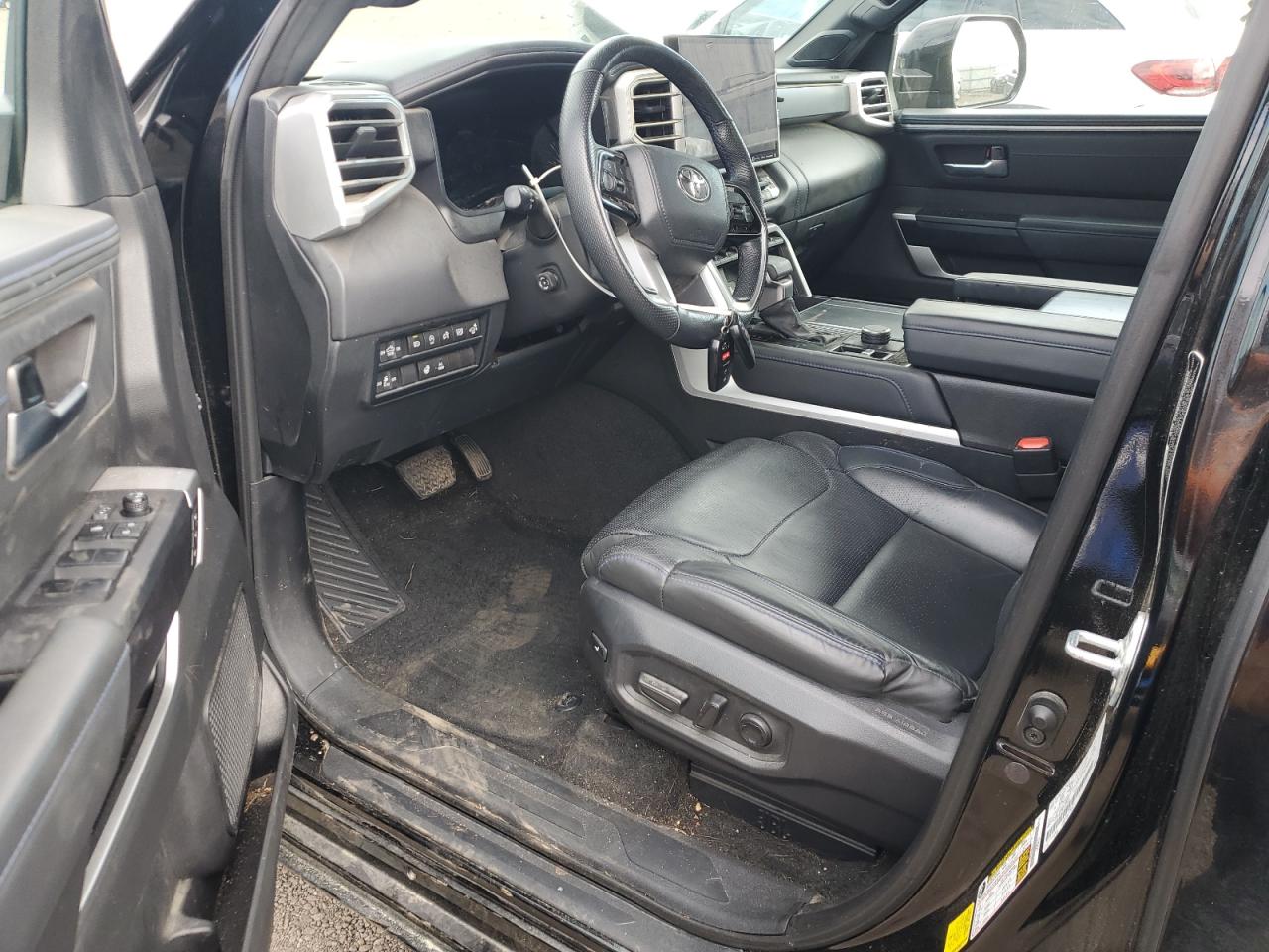 TOYOTA TUNDRA CREWMAX PLATINUM