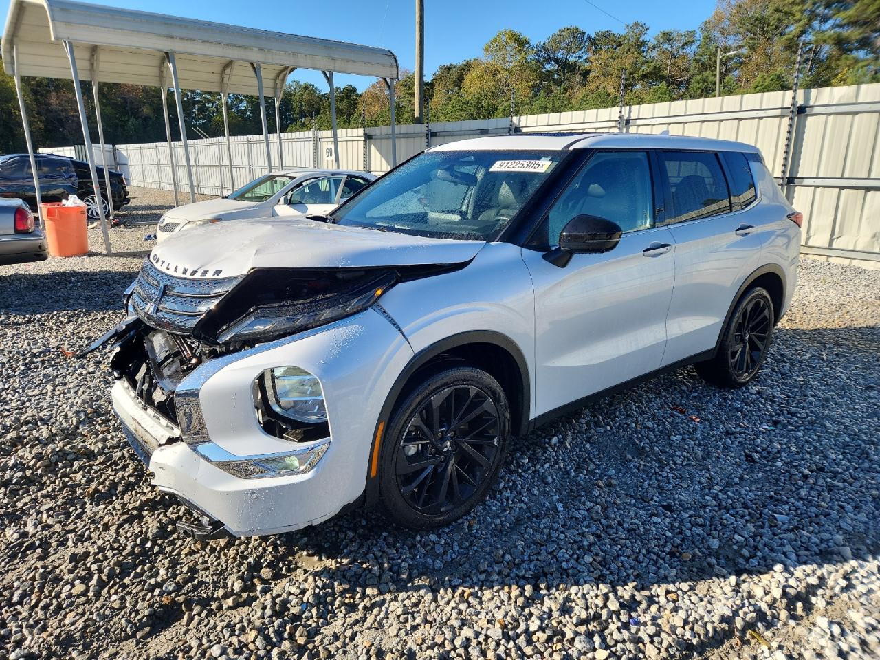 MITSUBISHI OUTLANDER SE