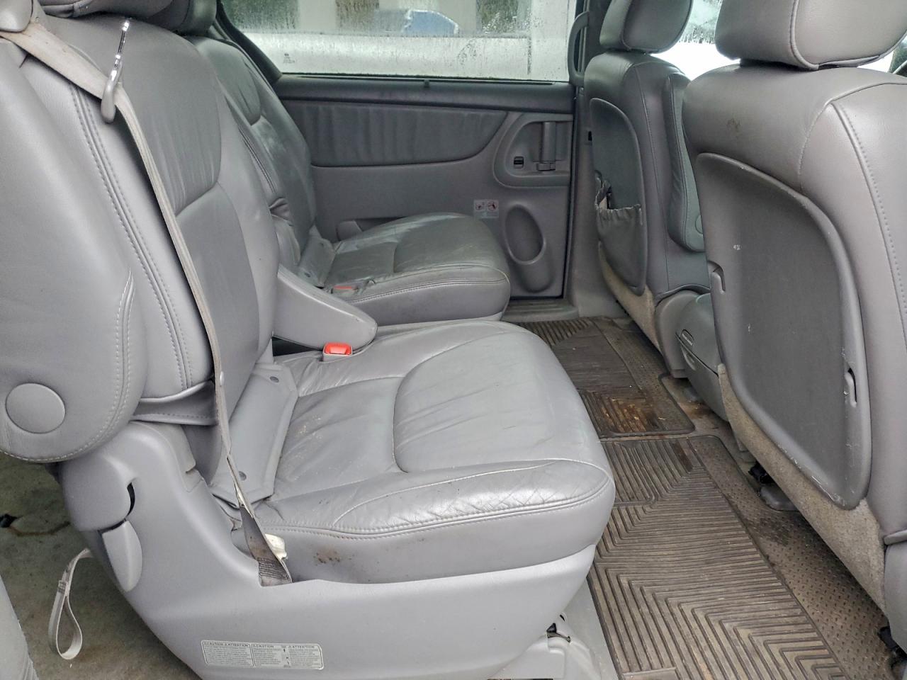 Lot #3298203037 2006 TOYOTA SIENNA XLE