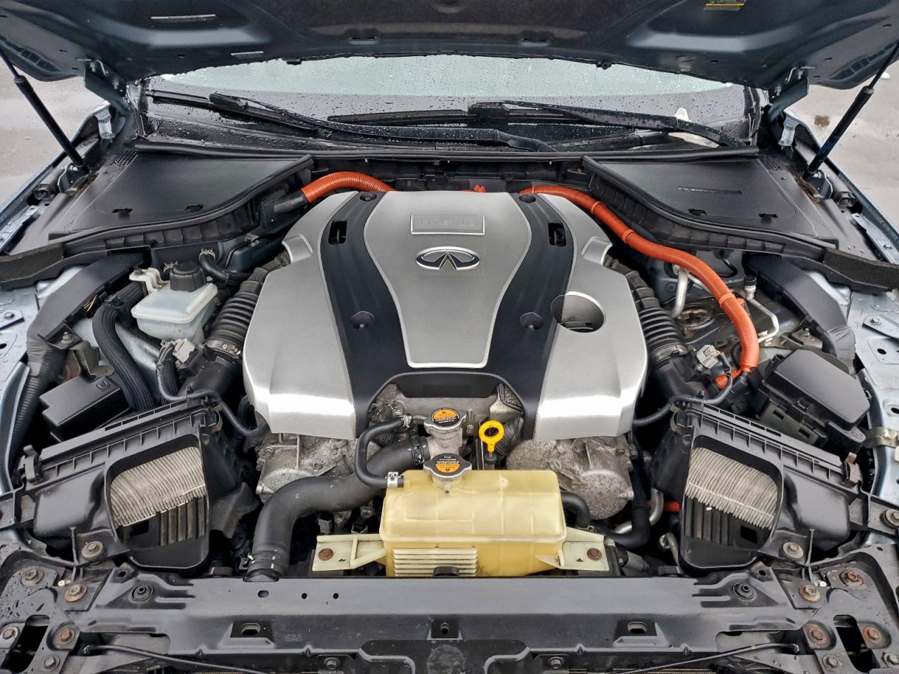 INFINITI Q50 HYBRID PREMIUM