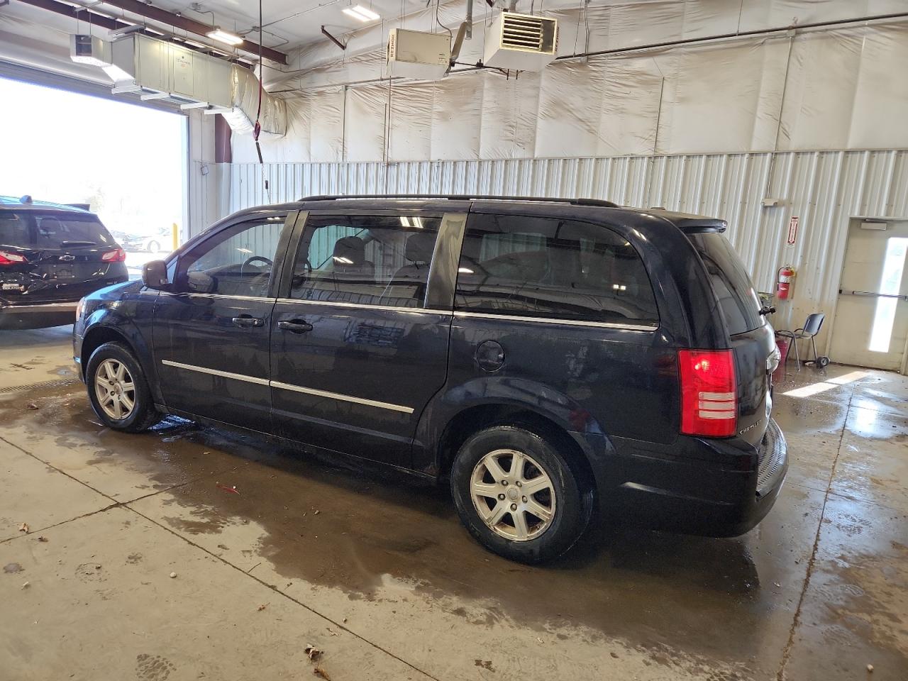 CHRYSLER TOWN & COUNTRY TOURING PLUS