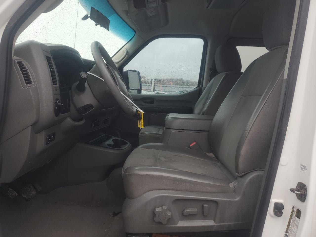 NISSAN NV3500 3500 S