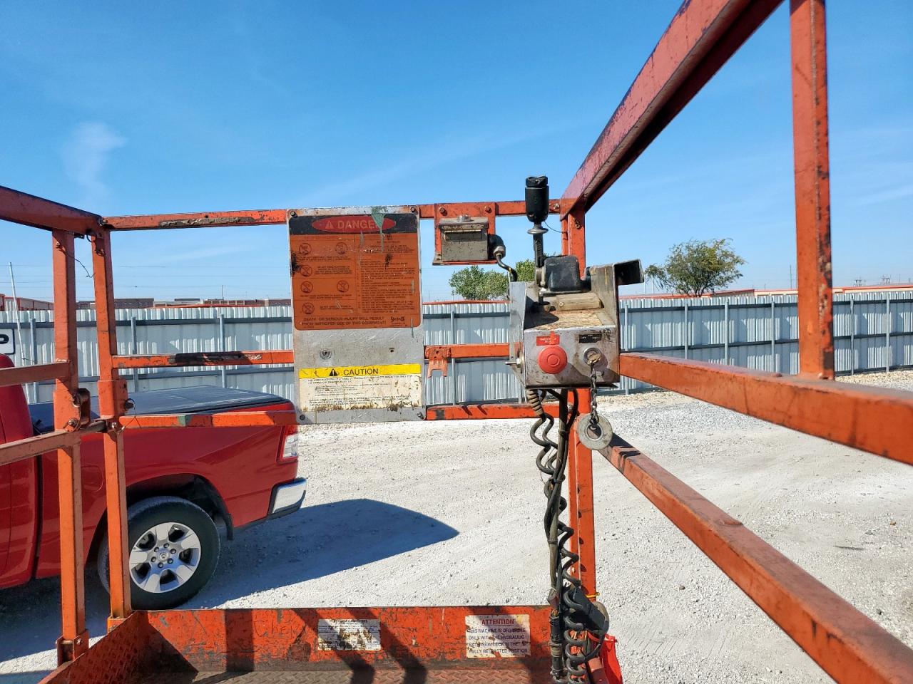 Lot #3302701000 2000 SKYJACK UNKNOWN