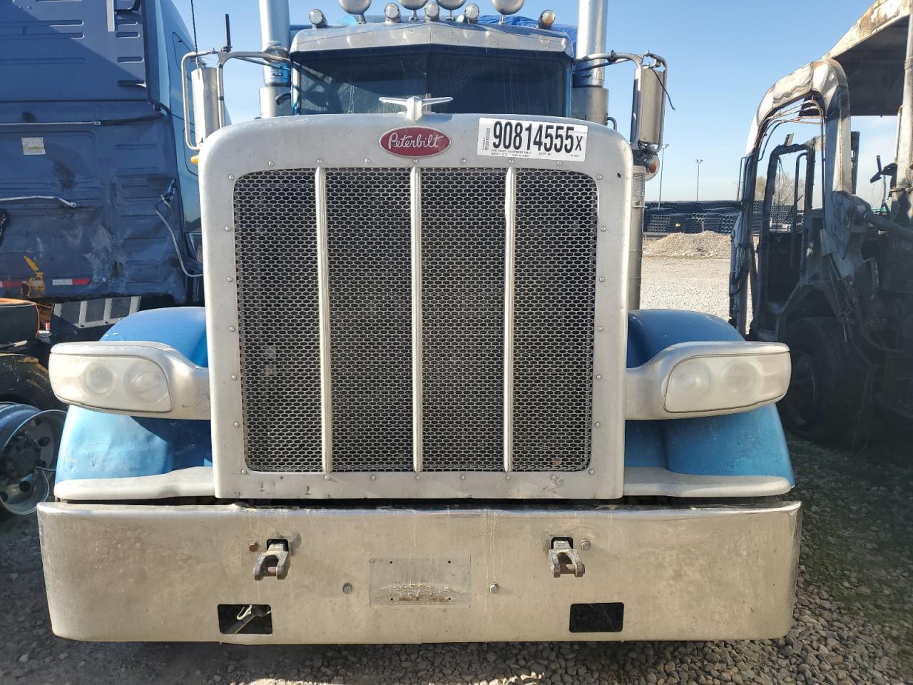 Lot #3290471794 2008 PETERBILT 389