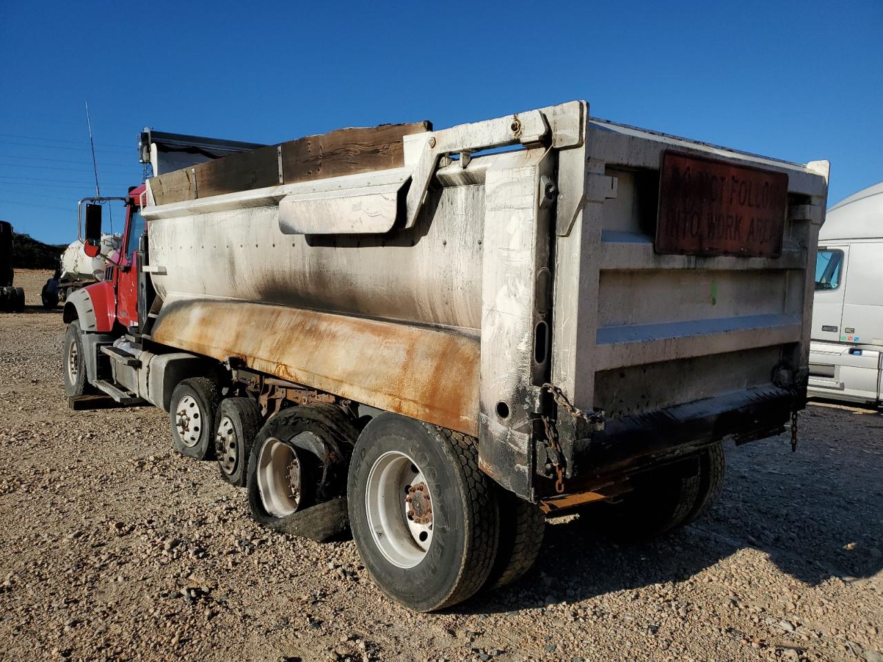 Lot #3290209241 2017 MACK 700 GU700