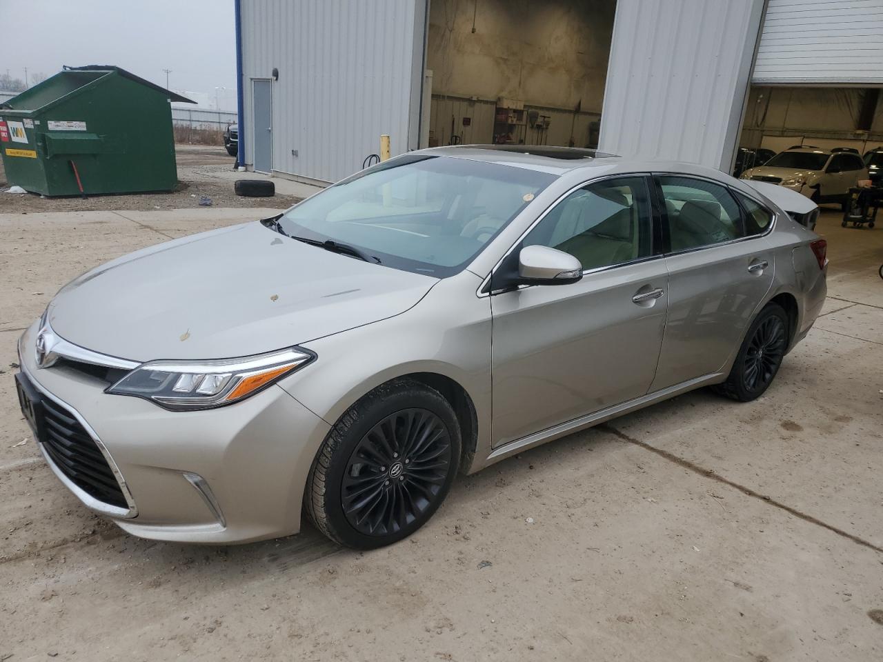 TOYOTA AVALON XLE