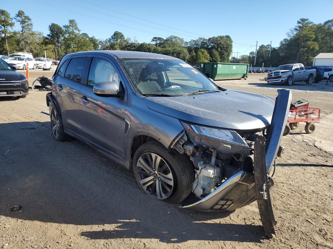 MITSUBISHI OUTLANDER SE
