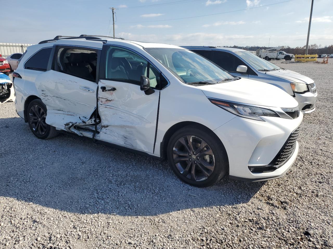 TOYOTA SIENNA XSE