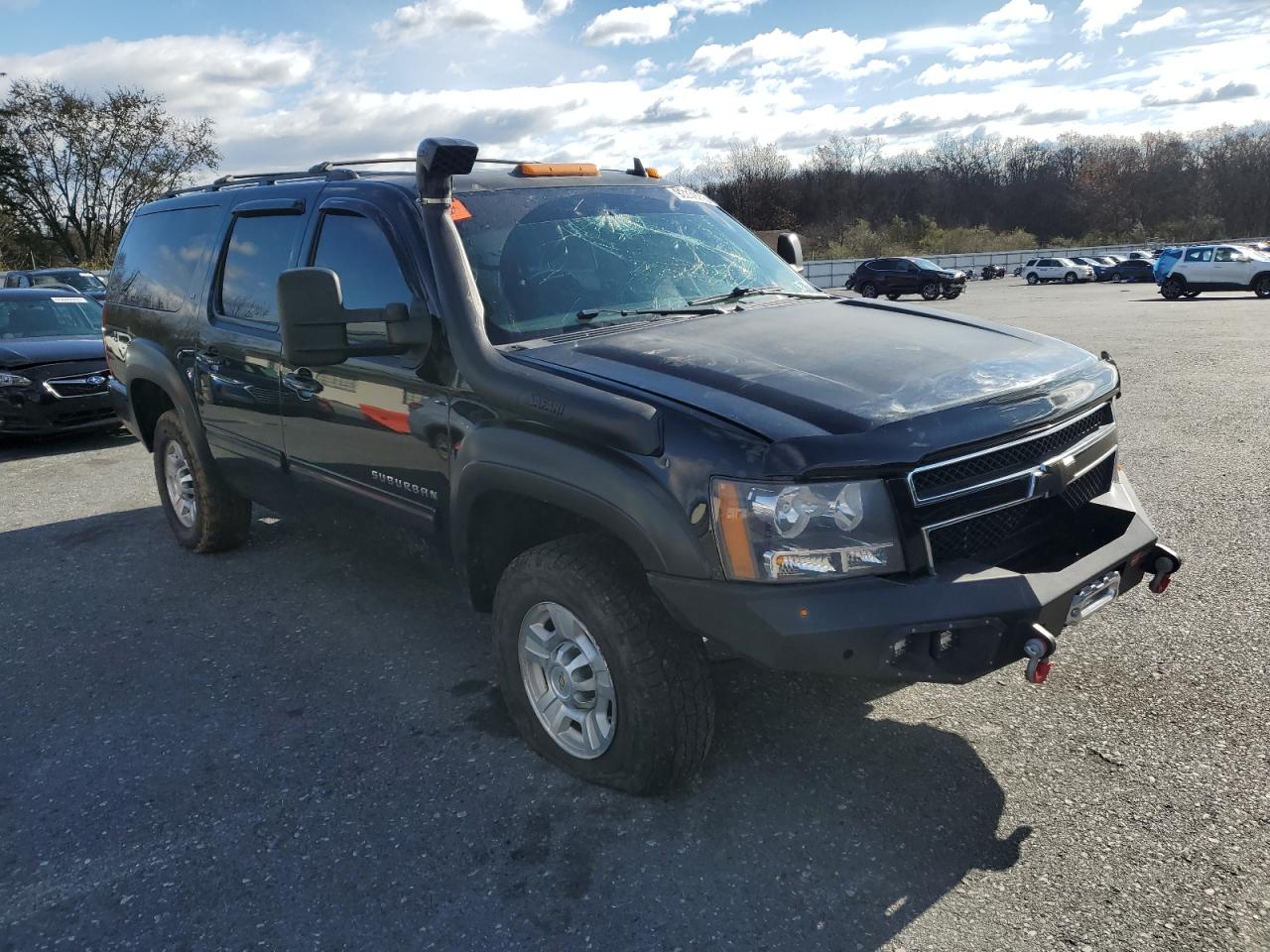 CHEVROLET SUBURBAN K2500 LT