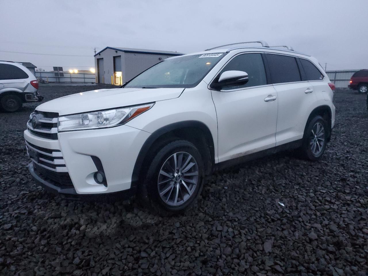 TOYOTA HIGHLANDER SE