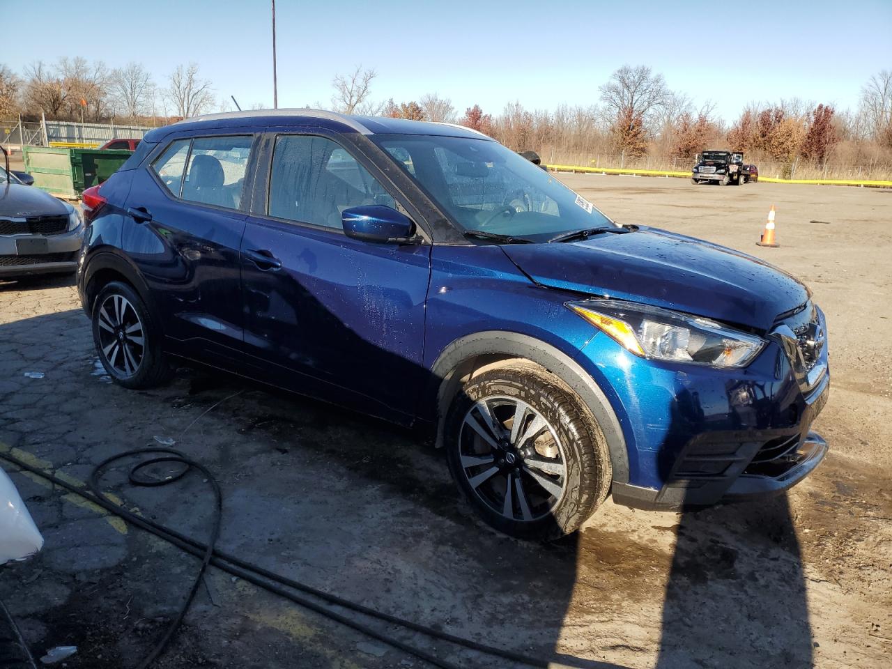 NISSAN KICKS SV