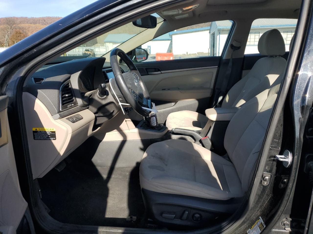 Lot #3301933448 2017 HYUNDAI ELANTRA 4D