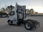 Lot #3292427568 2017 VOLVO VN VNL