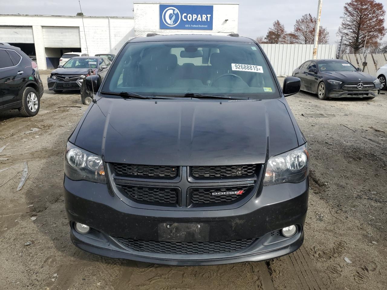 Lot #3302865918 2018 DODGE GRAND CARA