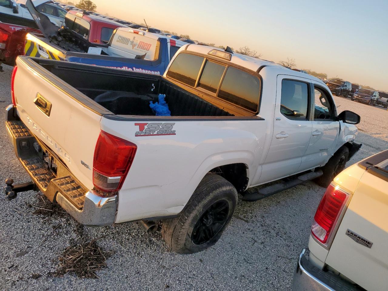 TOYOTA TACOMA DOUBLE CAB