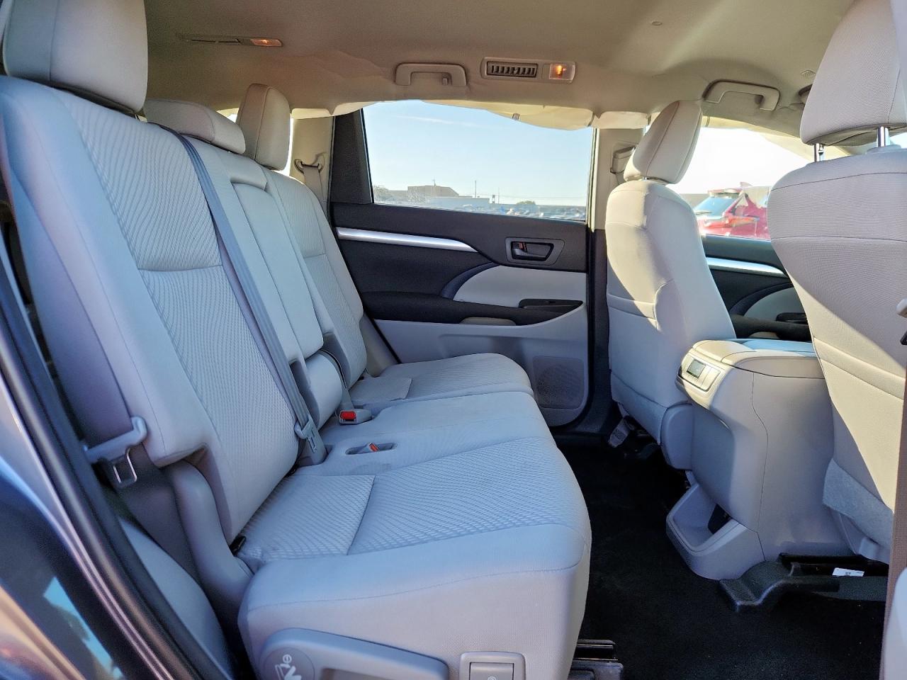 TOYOTA HIGHLANDER LE