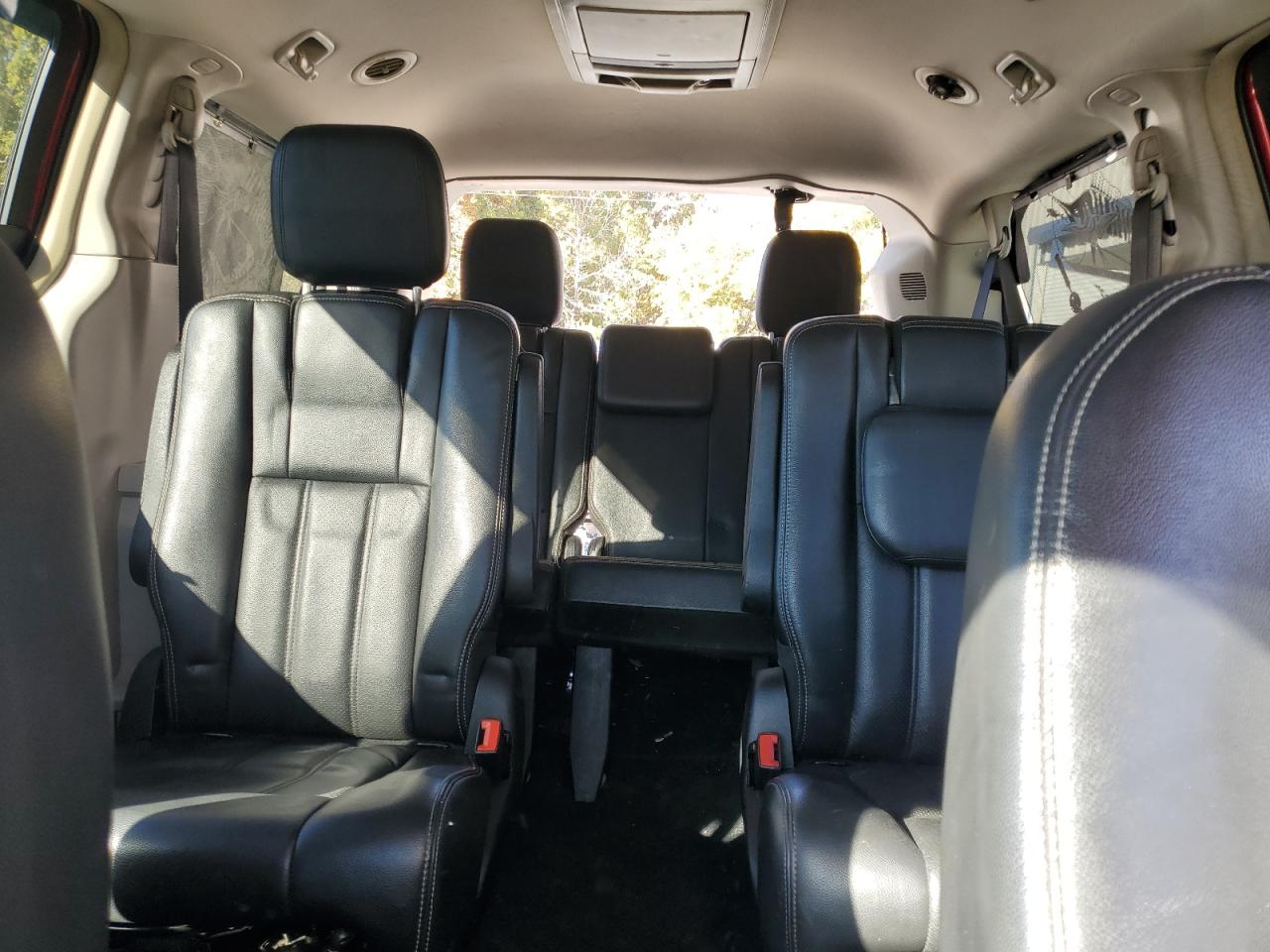 CHRYSLER TOWN & COUNTRY TOURING L