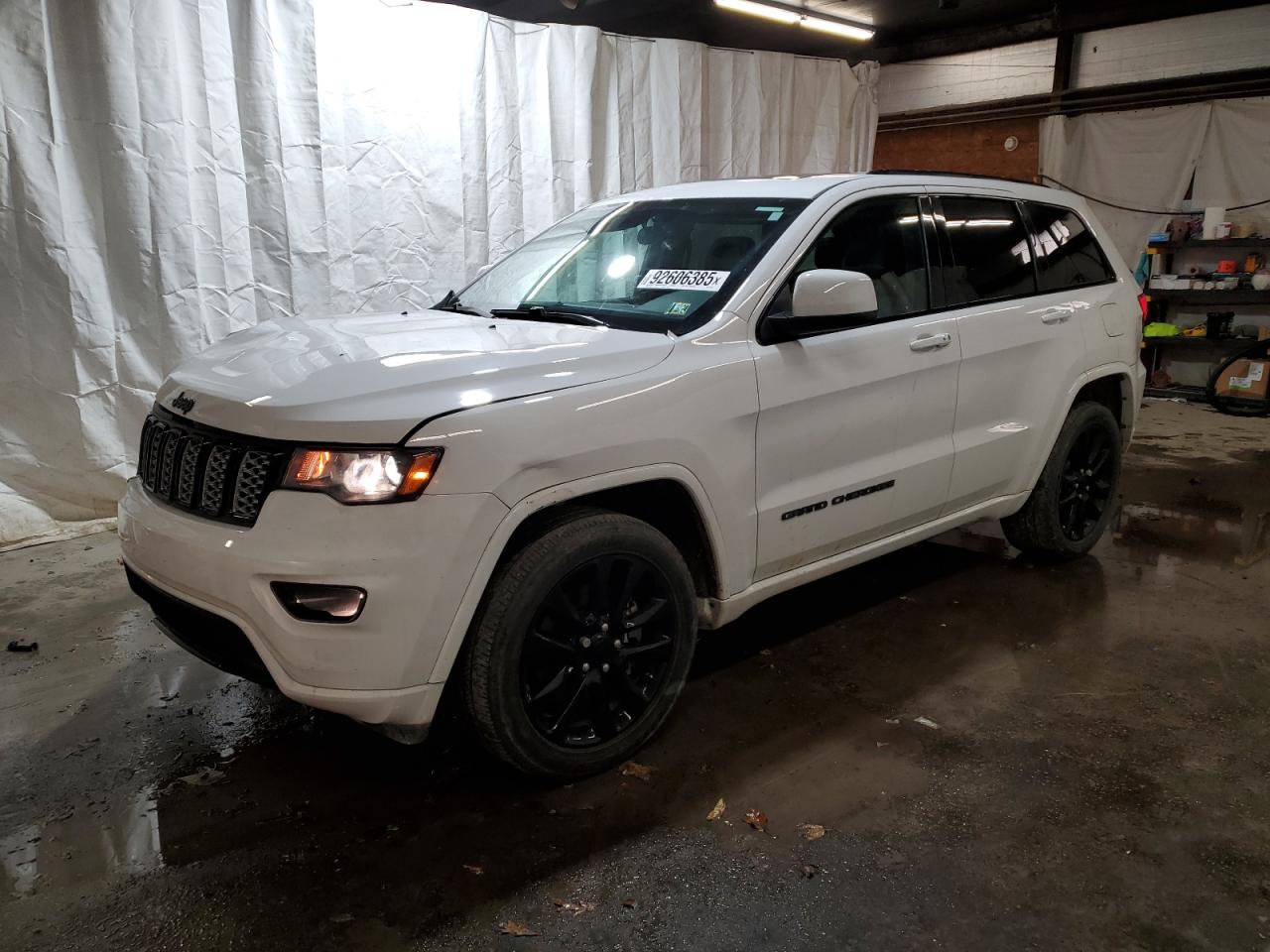 JEEP GRAND CHEROKEE LAREDO