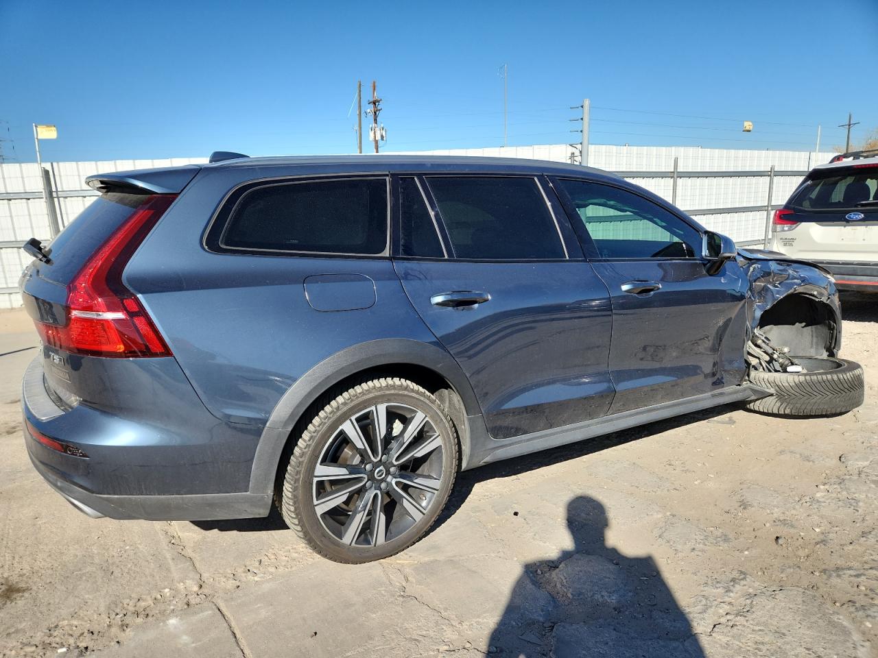 VOLVO V60 T5 MOMENTUM