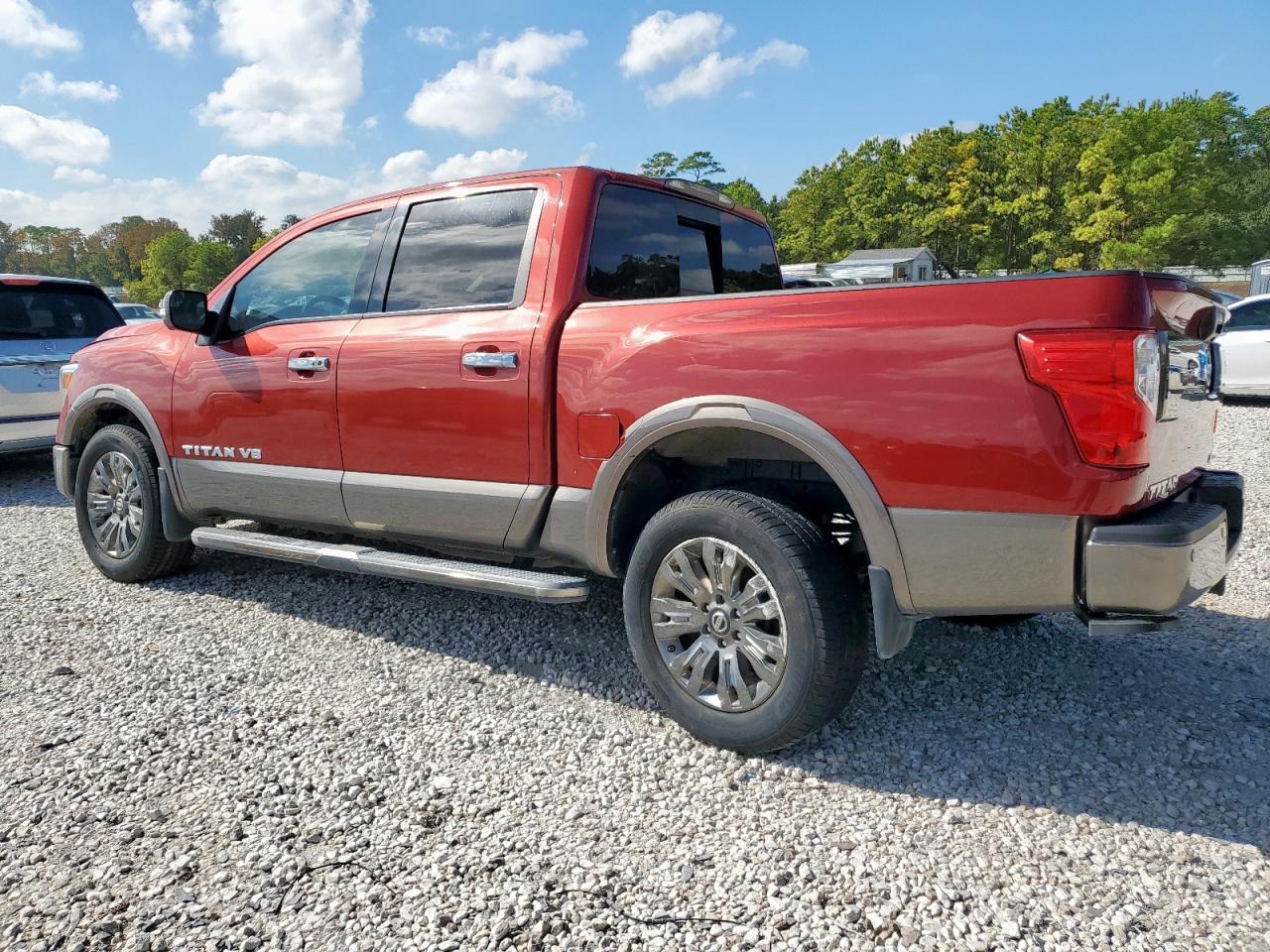NISSAN TITAN SV