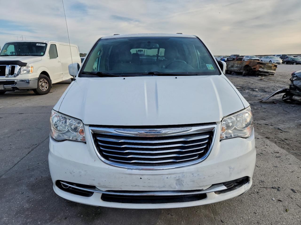 Lot #3316094258 2015 CHRYSLER TOWN & COU
