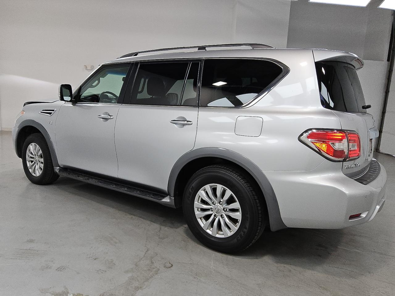 NISSAN ARMADA SV