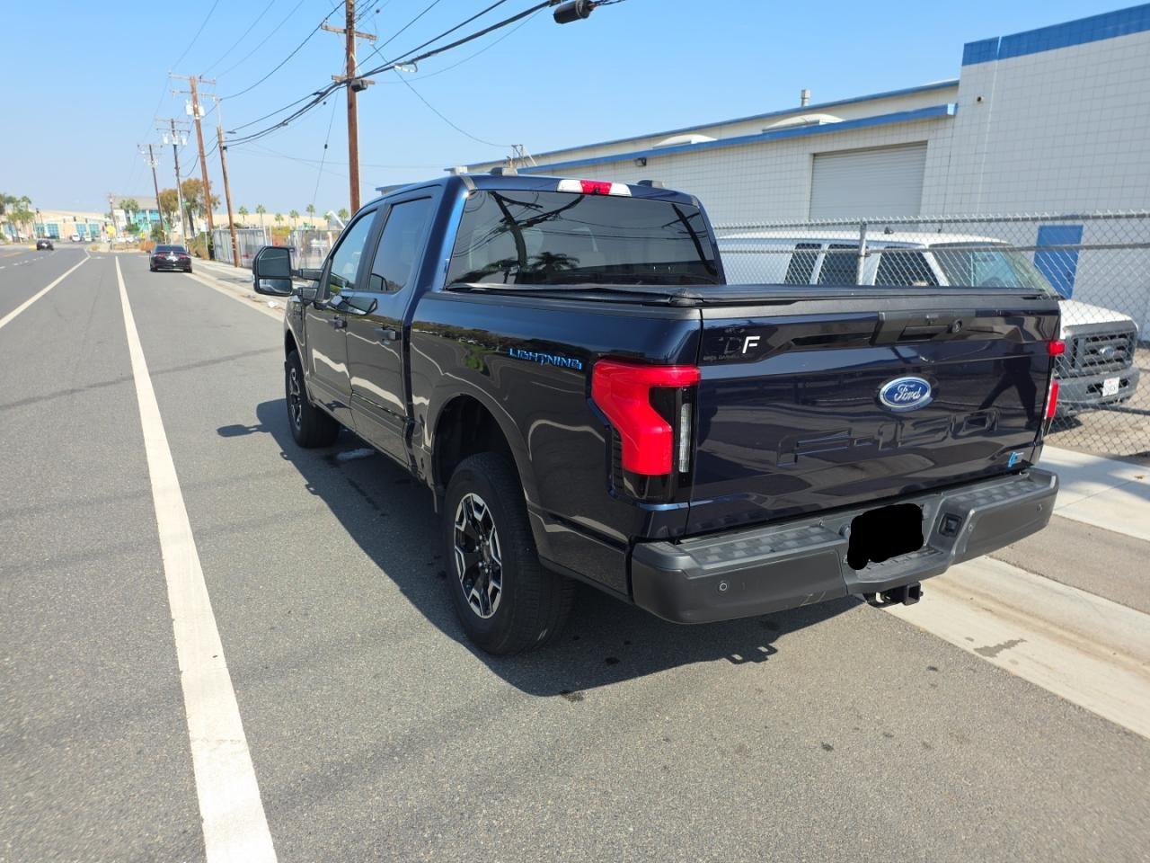 FORD F-150 LIGHTNING PRO