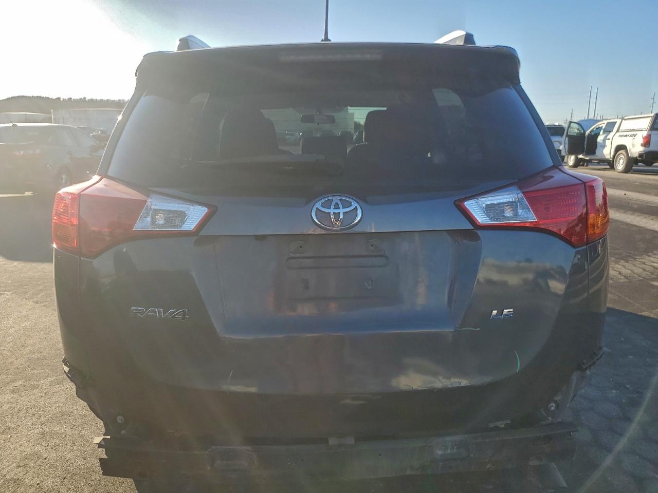 TOYOTA RAV4 LE