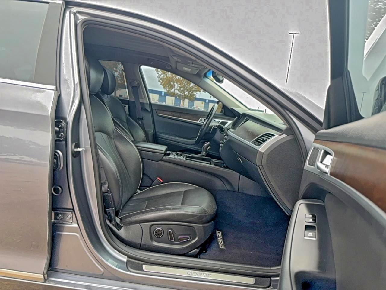 HYUNDAI GENESIS 5.0L