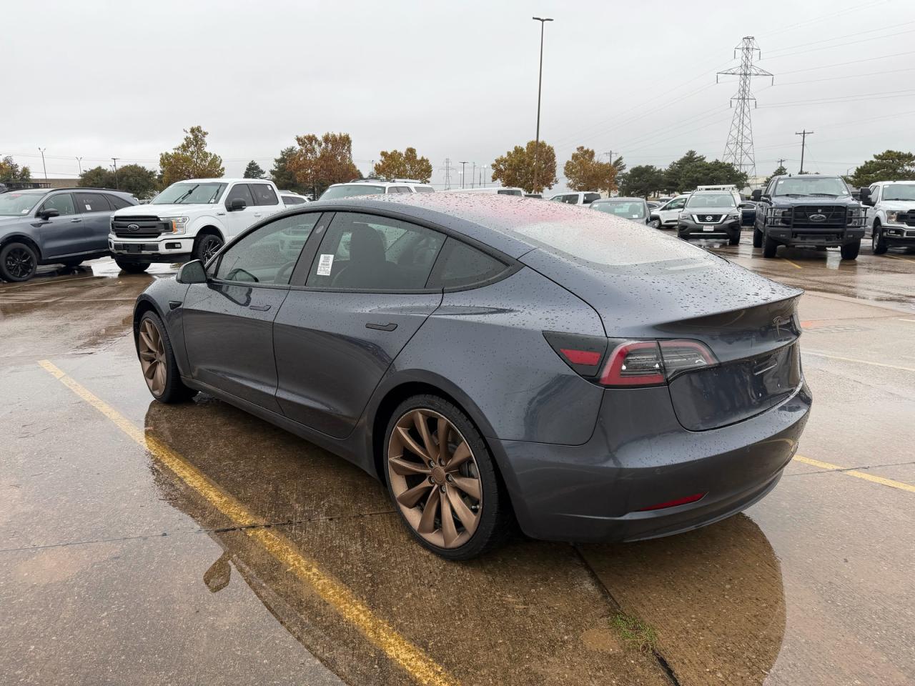 TESLA MODEL 3