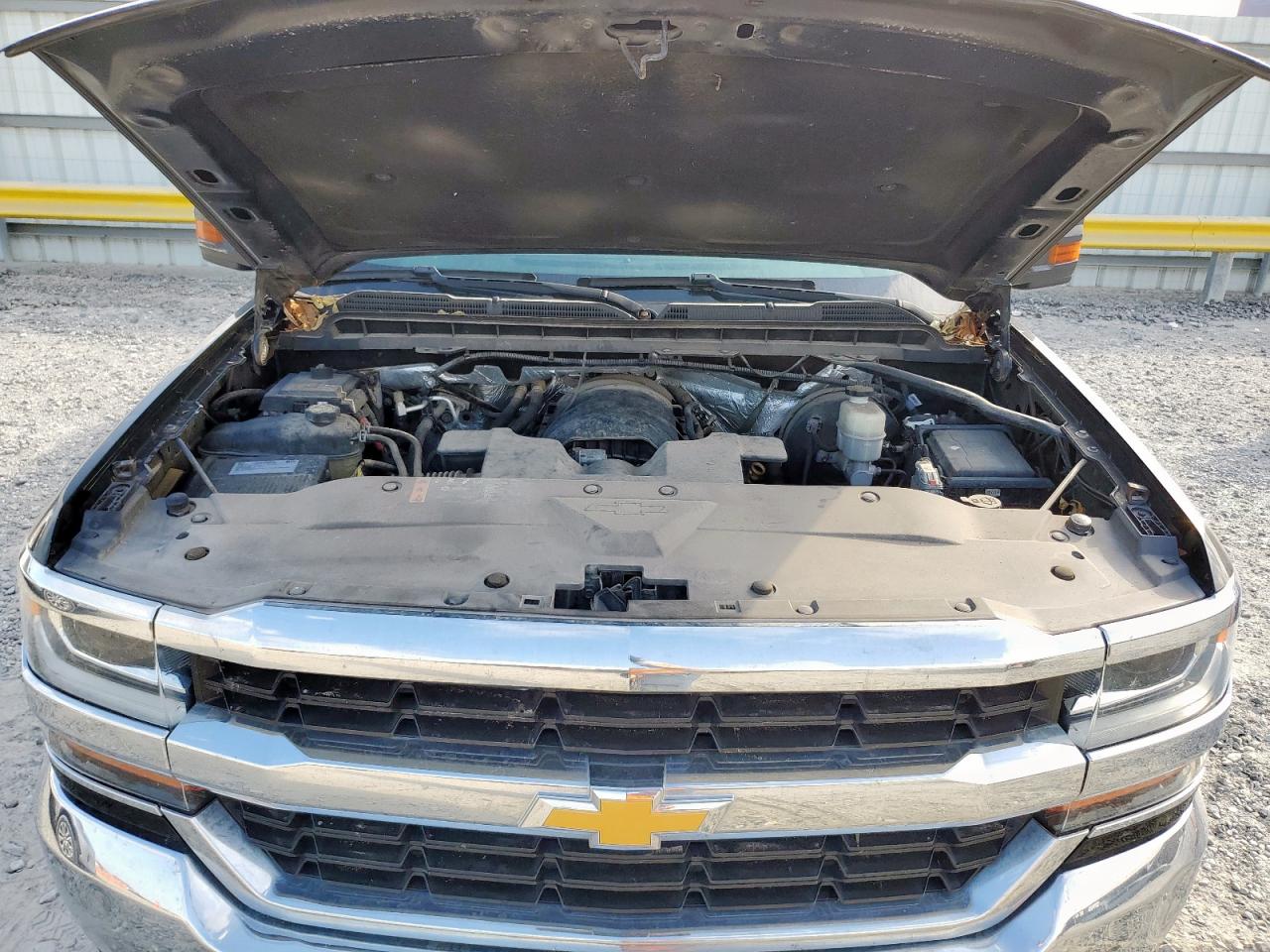 CHEVROLET SILVERADO C1500 LT