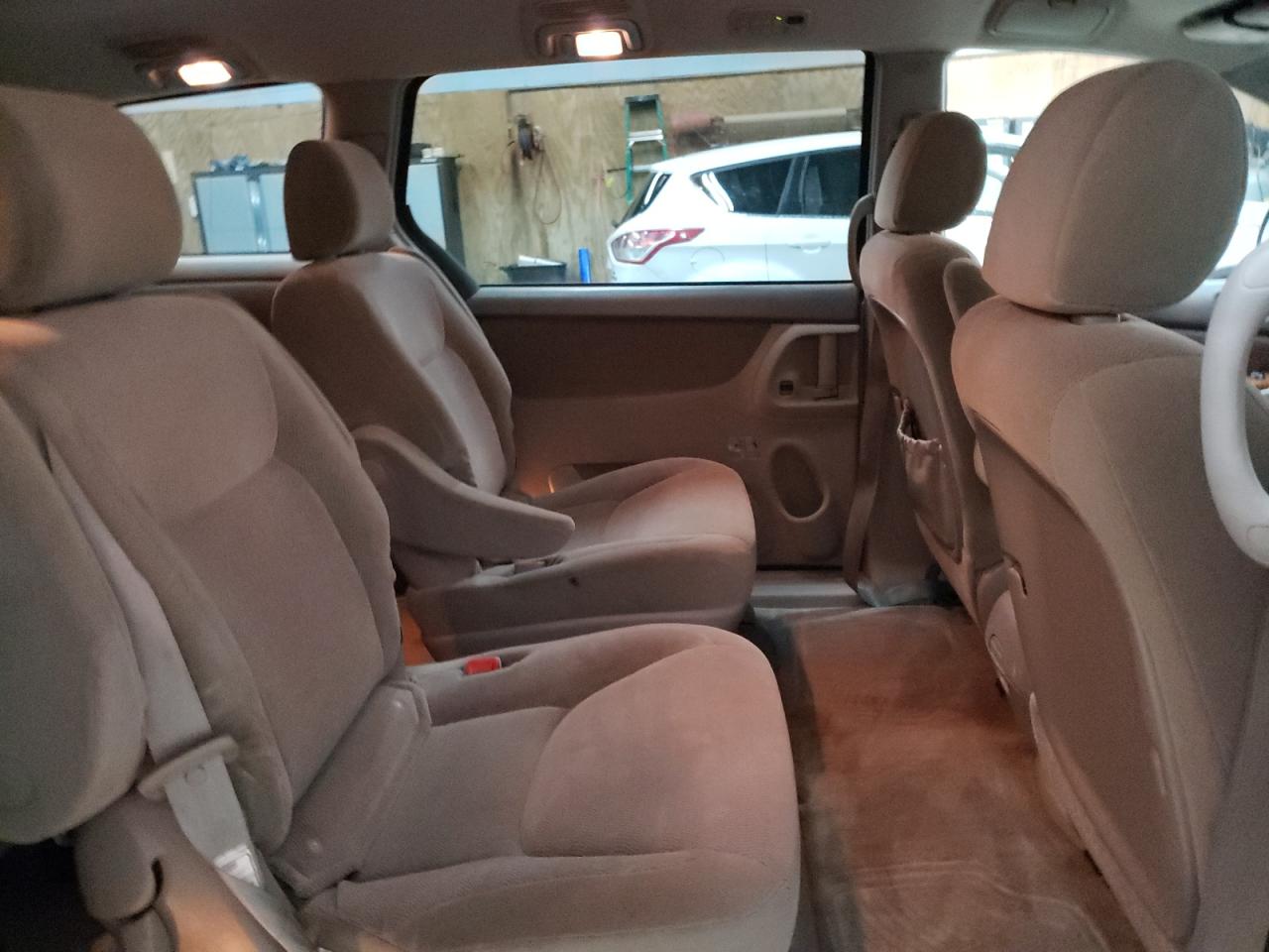 Lot #3287698008 2006 TOYOTA SIENNA XLE