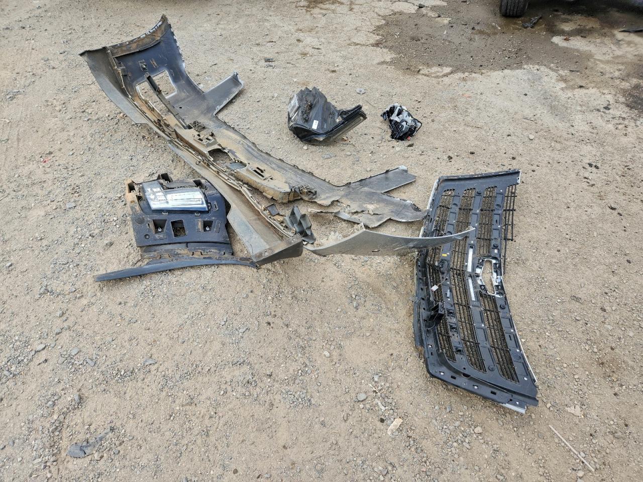 CADILLAC ESCALADE LUXURY