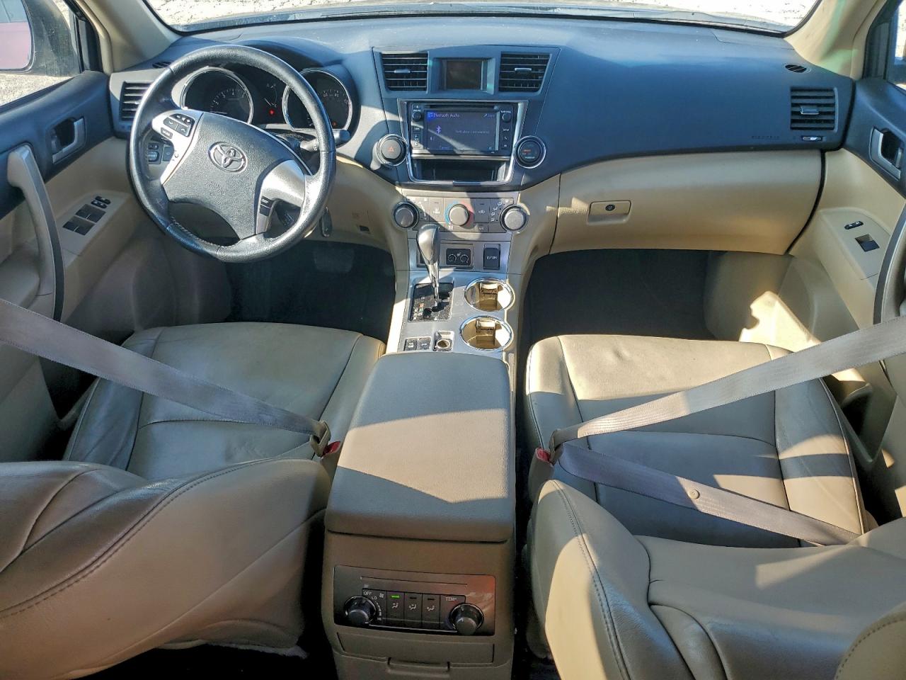TOYOTA HIGHLANDER BASE