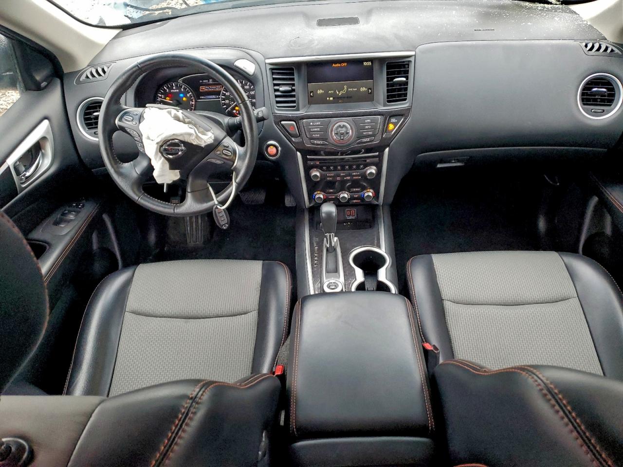 NISSAN PATHFINDER SV