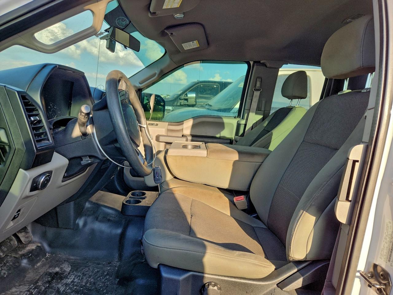 FORD F-150 SUPER CAB