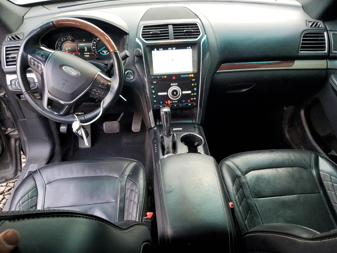 FORD EXPLORER PLATINUM