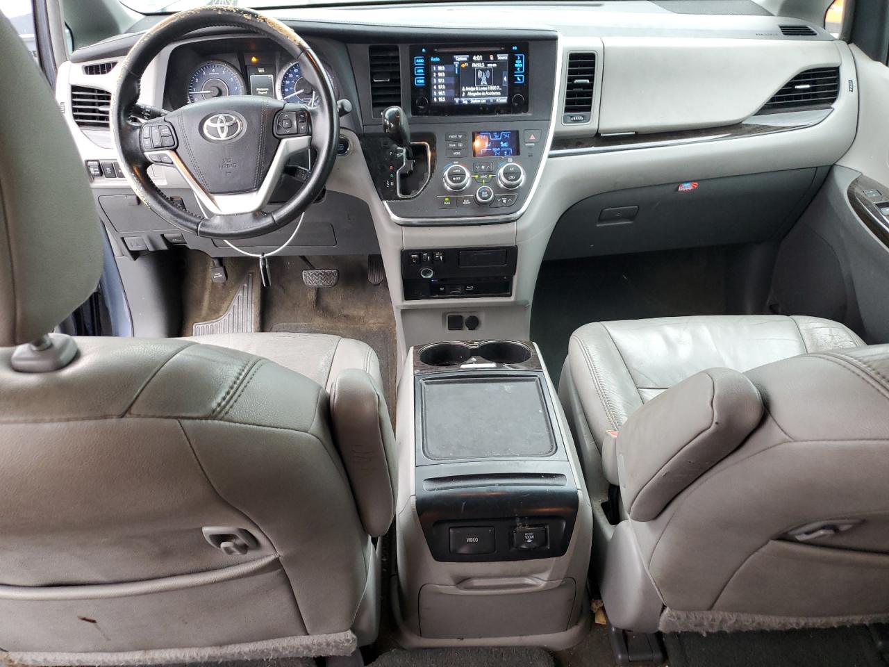 TOYOTA SIENNA XLE