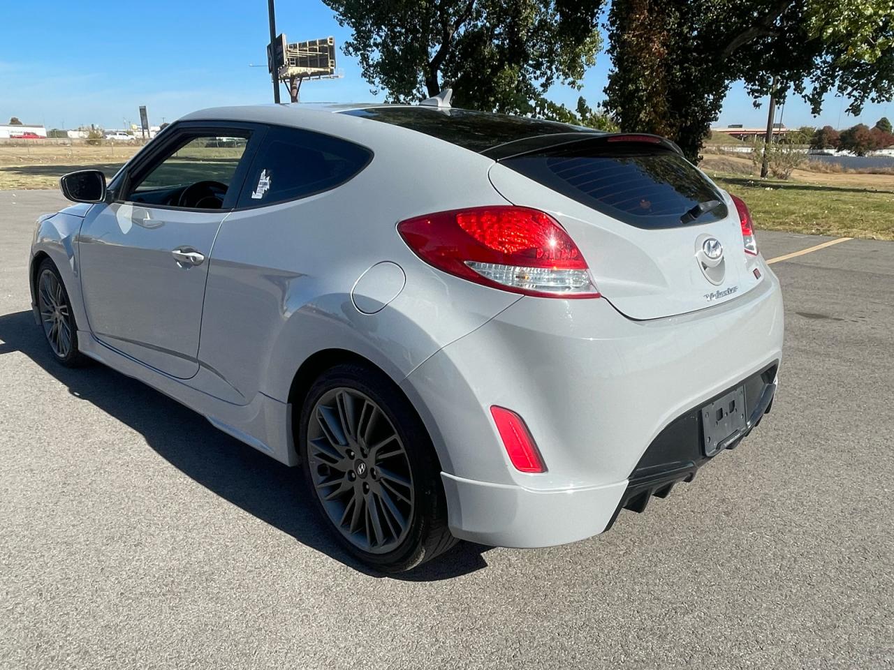 HYUNDAI VELOSTER
